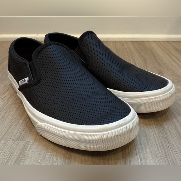 Vans Classic Slip-On Black Perforated Leather Sneakers Women’s 7.5 Men’s 6 - Picture 4 of 6
